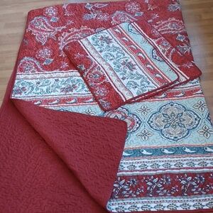 Paisley quilt bedspread full size 86x86 reversible with pillow shams